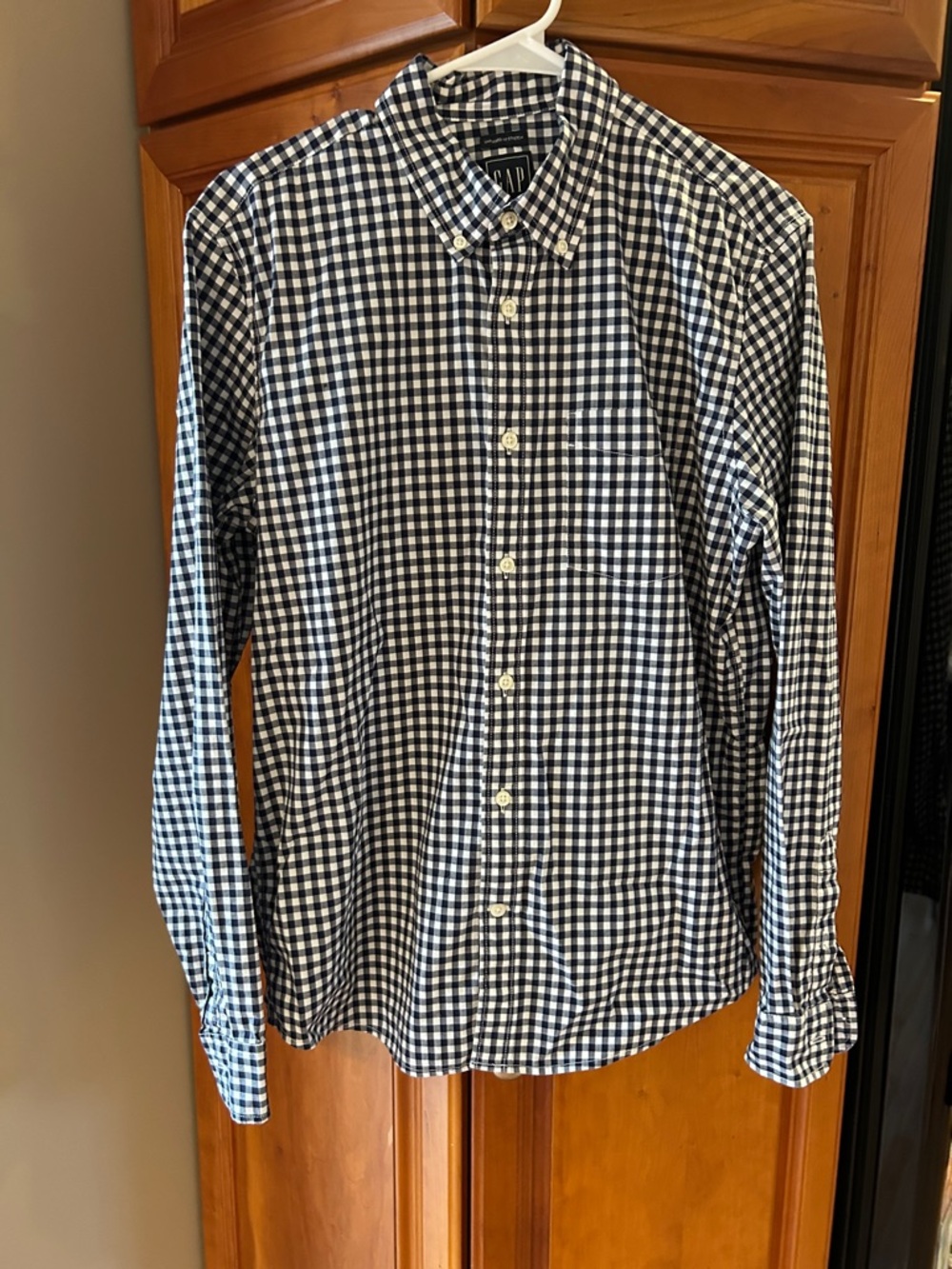 GAP Untucked Fit Stretch Navy & White Gingham Button-Down Shirt, size medium